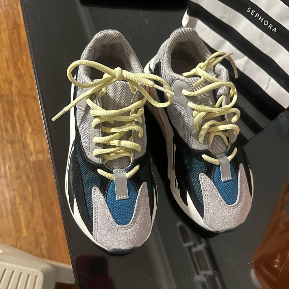 Yeezy wave runner blue/grey colorway
